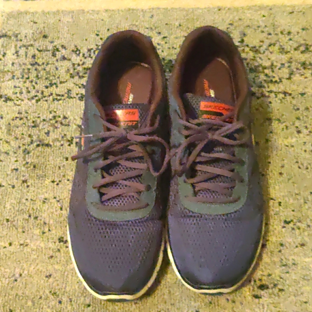 Skechers Men's Athletic Shoes size 13 in blue. Rarely worn.